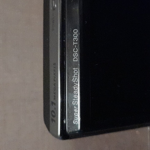 Sony Cybershot DSC-T300 10.1MP Digital Camera, Case, Battery, and Charger - Picture 15 of 16